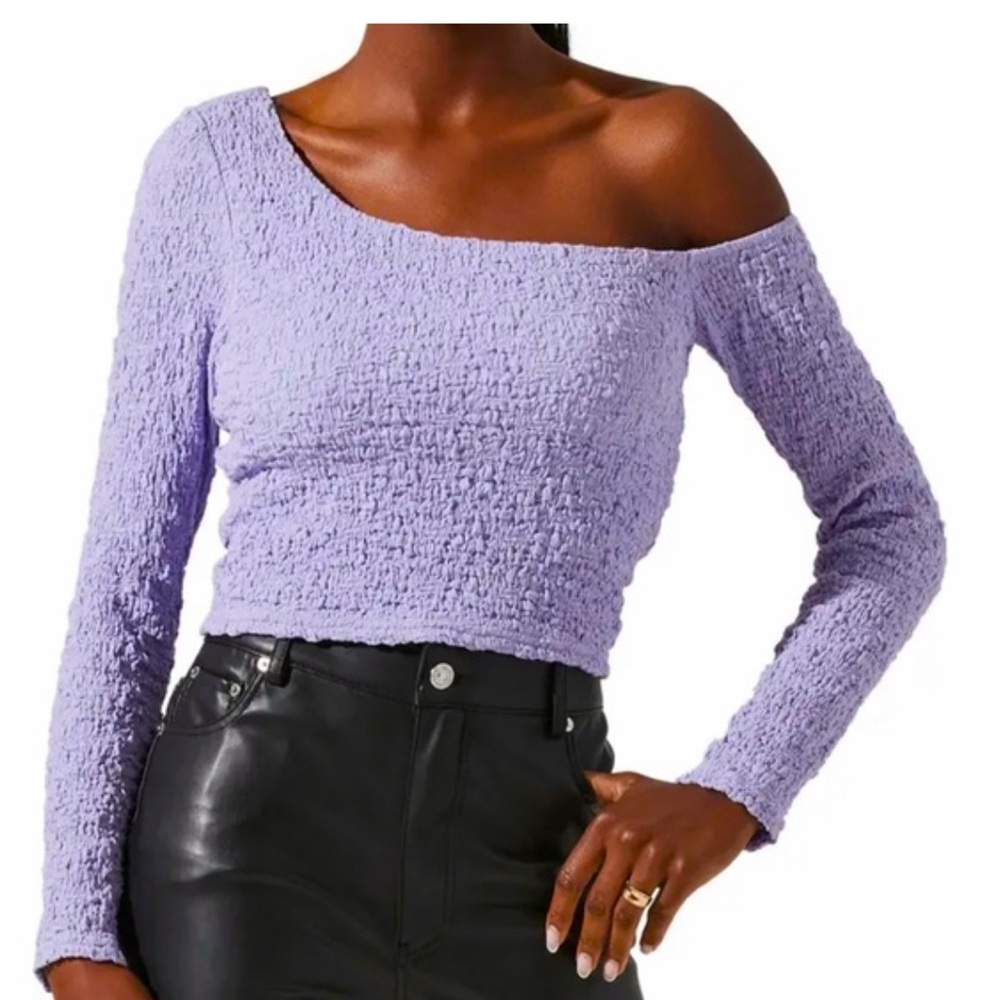 NEW ASTR the Label NWT one sleeved long sleeved ruched crop shirt Sz medium